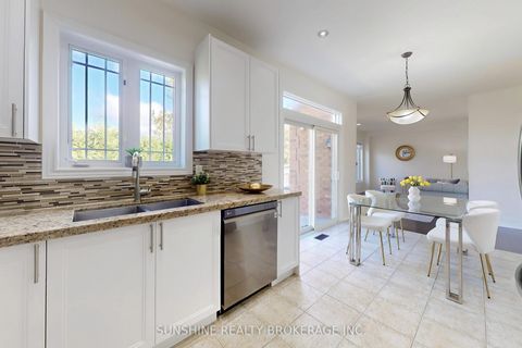 Photo 17 at 18 Pegasus Drive, Oak Ridges, Richmond Hill