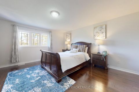 Photo 24 at 18 Pegasus Drive, Oak Ridges, Richmond Hill