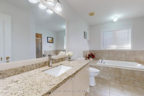 Photo 27 at 18 Pegasus Drive, Oak Ridges, Richmond Hill