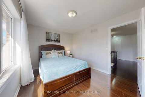 Photo 30 at 18 Pegasus Drive, Oak Ridges, Richmond Hill