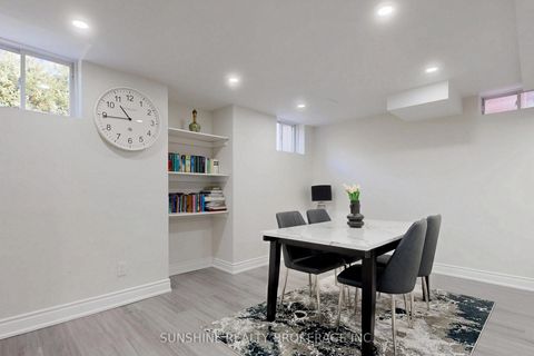 Photo 37 at 18 Pegasus Drive, Oak Ridges, Richmond Hill