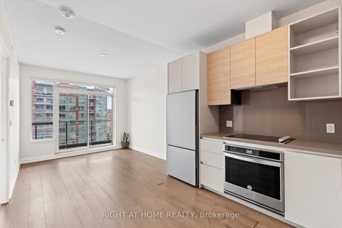 Photo 9 at 809 - 396 Highway 7, Doncrest, Richmond Hill