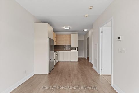 Photo 16 at 809 - 396 Highway 7, Doncrest, Richmond Hill