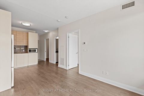 Photo 17 at 809 - 396 Highway 7, Doncrest, Richmond Hill