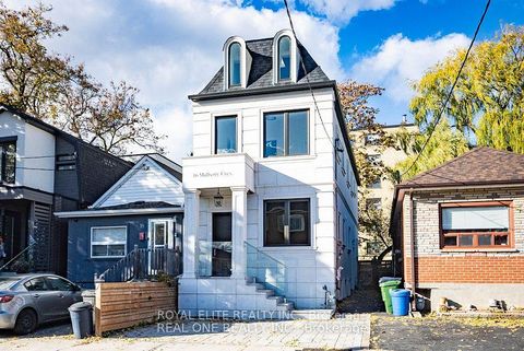 Photo 2 at 16 Mulberry Crescent, Oakwood Village, Toronto