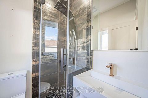 Photo 20 at 16 Mulberry Crescent, Oakwood Village, Toronto