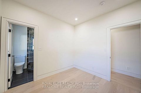 Photo 26 at 16 Mulberry Crescent, Oakwood Village, Toronto