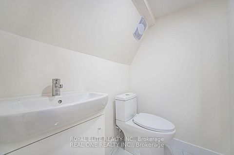 Photo 30 at 16 Mulberry Crescent, Oakwood Village, Toronto