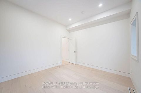 Photo 32 at 16 Mulberry Crescent, Oakwood Village, Toronto