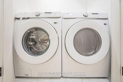 Photo 33 at 16 Mulberry Crescent, Oakwood Village, Toronto