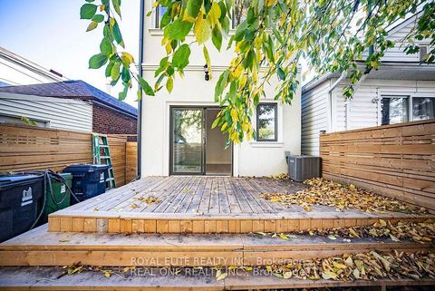 Photo 35 at 16 Mulberry Crescent, Oakwood Village, Toronto