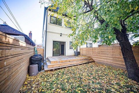Photo 36 at 16 Mulberry Crescent, Oakwood Village, Toronto