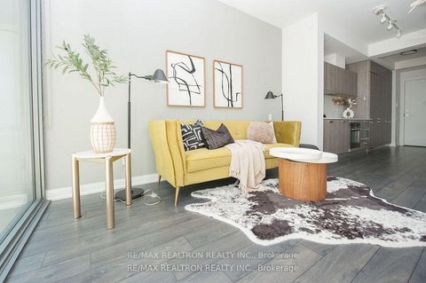 Photo 12 at 606 - 50 Charles Street E, Yonge Corridor, Toronto