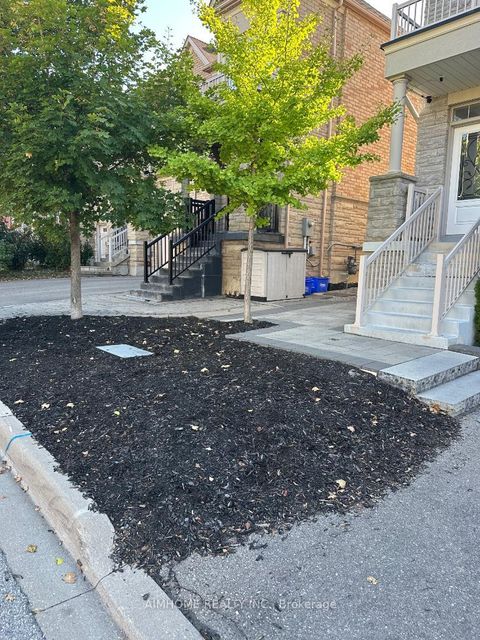 Photo 1 at 18 Bristlewood Crescent, Patterson, Vaughan