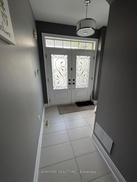 Photo 2 at 18 Bristlewood Crescent, Patterson, Vaughan