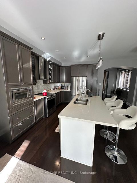 Photo 7 at 18 Bristlewood Crescent, Patterson, Vaughan