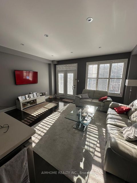 Photo 9 at 18 Bristlewood Crescent, Patterson, Vaughan