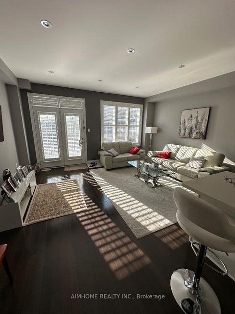 Photo 10 at 18 Bristlewood Crescent, Patterson, Vaughan