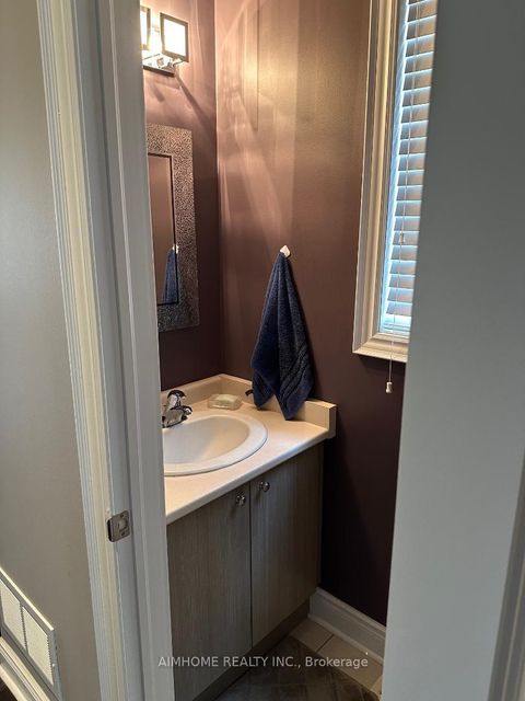 Photo 11 at 18 Bristlewood Crescent, Patterson, Vaughan