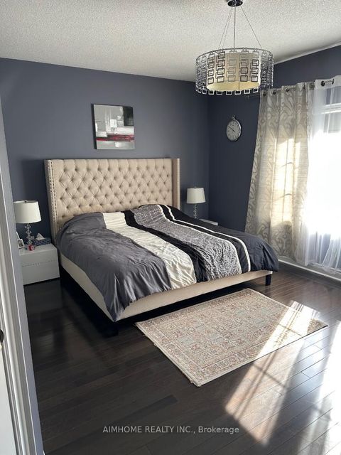 Photo 14 at 18 Bristlewood Crescent, Patterson, Vaughan