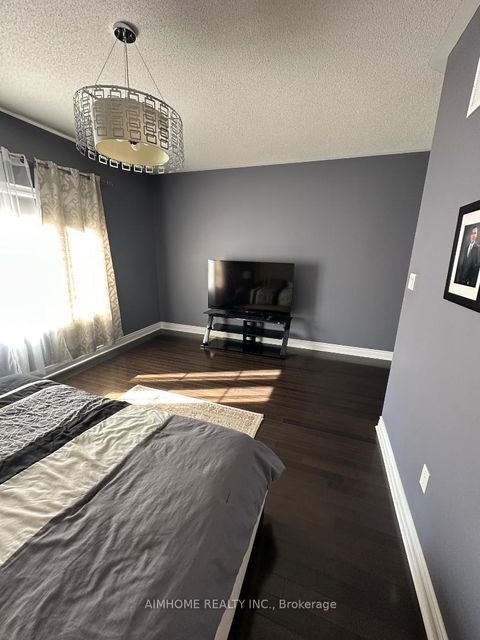 Photo 16 at 18 Bristlewood Crescent, Patterson, Vaughan