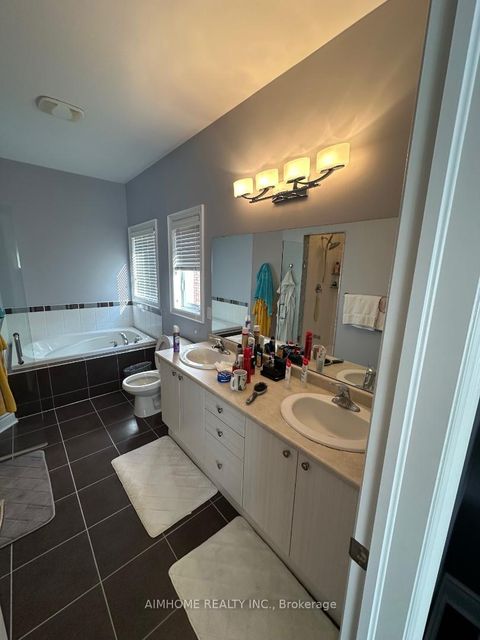 Photo 19 at 18 Bristlewood Crescent, Patterson, Vaughan