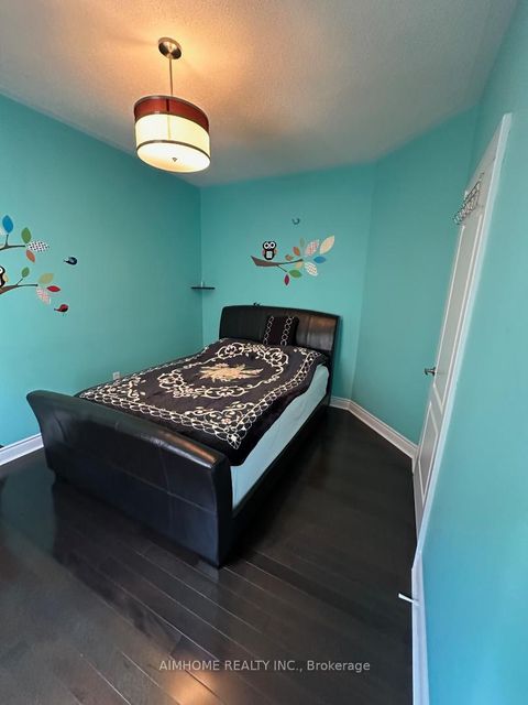 Photo 23 at 18 Bristlewood Crescent, Patterson, Vaughan