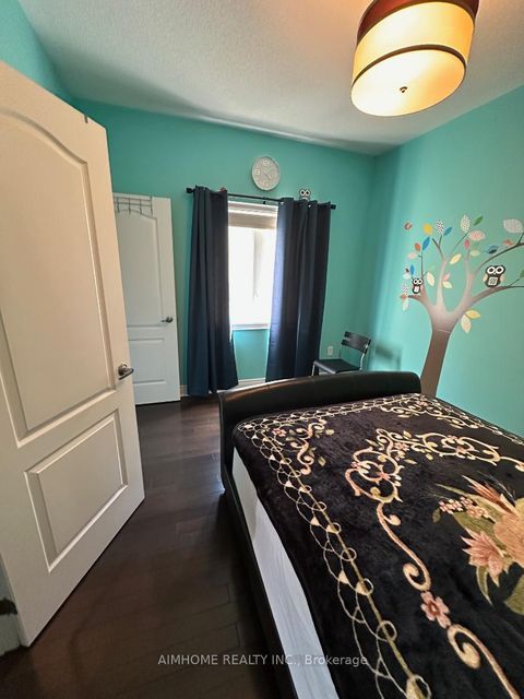 Photo 24 at 18 Bristlewood Crescent, Patterson, Vaughan