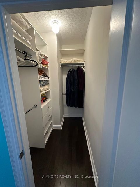 Photo 25 at 18 Bristlewood Crescent, Patterson, Vaughan