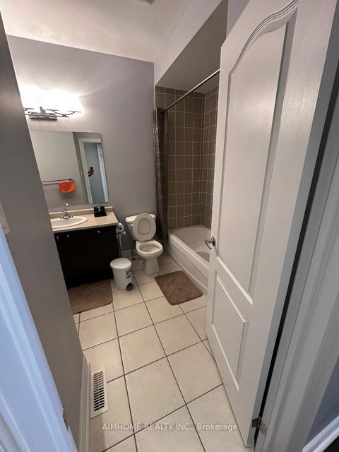 Photo 26 at 18 Bristlewood Crescent, Patterson, Vaughan