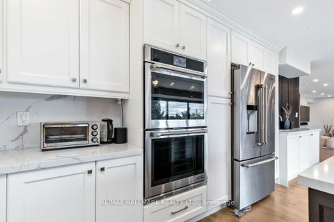 Photo 12 at 3 Averdon Crescent, Donalda, Toronto