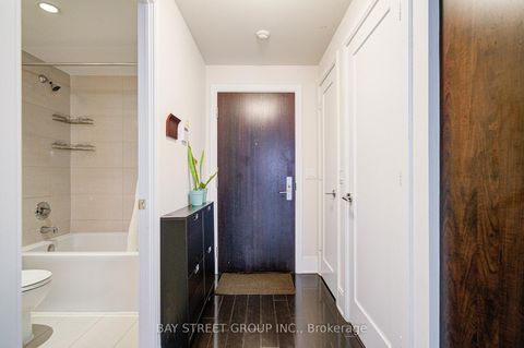 Photo 7 at 212 - 70 Roehampton Avenue, Mount Pleasant West, Toronto