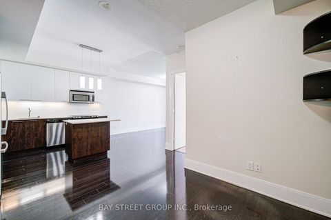 Photo 14 at 212 - 70 Roehampton Avenue, Mount Pleasant West, Toronto