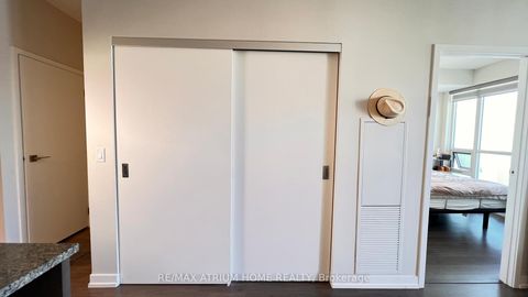 Photo 4 at 2904 - 89 Dunfield Avenue, Mount Pleasant West, Toronto