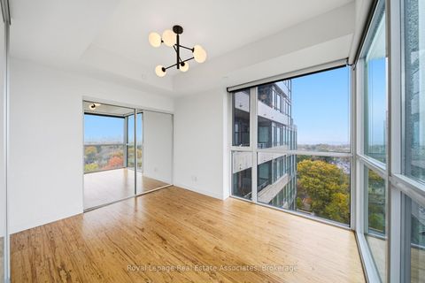 Photo 17 at 915 - 2055 Danforth Avenue, Woodbine Corridor, Toronto