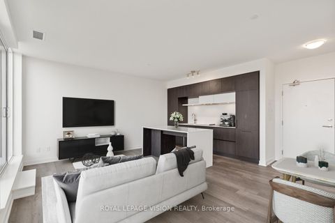 Photo 3 at 907 - 6 David Eyer Road, Rural Richmond Hill, Richmond Hill