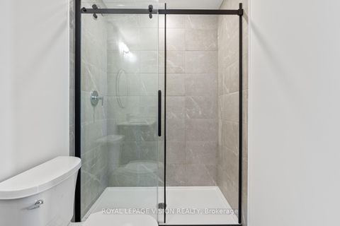 Photo 5 at 907 - 6 David Eyer Road, Rural Richmond Hill, Richmond Hill