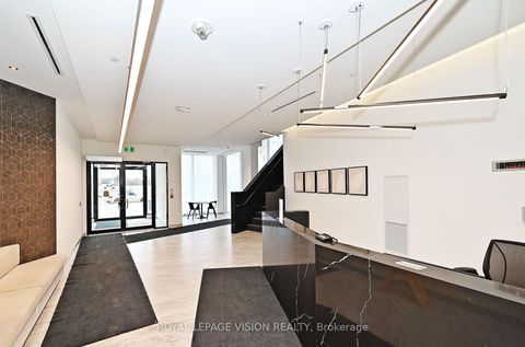 Photo 13 at 907 - 6 David Eyer Road, Rural Richmond Hill, Richmond Hill