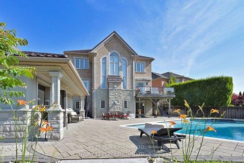 Photo 3 at 19 Sir Giancarlo Court, Patterson, Vaughan