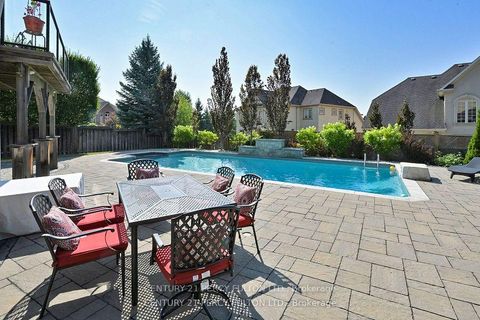 Photo 7 at 19 Sir Giancarlo Court, Patterson, Vaughan