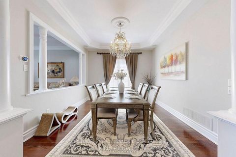 Photo 11 at 19 Sir Giancarlo Court, Patterson, Vaughan