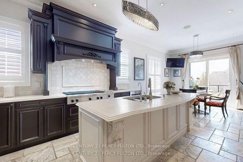 Photo 16 at 19 Sir Giancarlo Court, Patterson, Vaughan