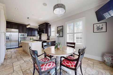 Photo 18 at 19 Sir Giancarlo Court, Patterson, Vaughan