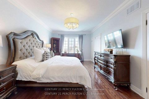 Photo 22 at 19 Sir Giancarlo Court, Patterson, Vaughan