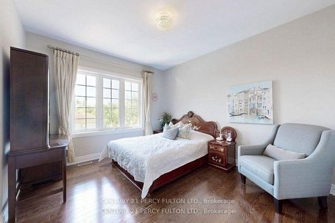 Photo 25 at 19 Sir Giancarlo Court, Patterson, Vaughan