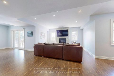 Photo 27 at 19 Sir Giancarlo Court, Patterson, Vaughan