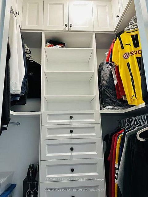 Photo 40 at 19 Sir Giancarlo Court, Patterson, Vaughan