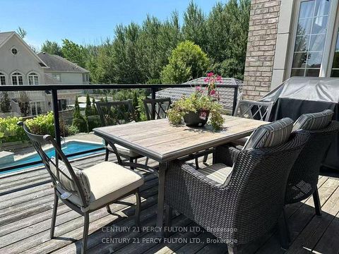 Photo 45 at 19 Sir Giancarlo Court, Patterson, Vaughan