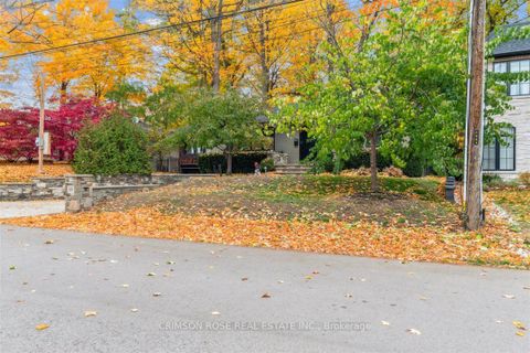 Photo 1 at 89 Holyrood Avenue, SW Southwest, Oakville