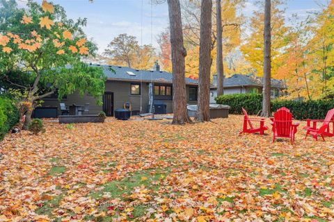 Photo 36 at 89 Holyrood Avenue, SW Southwest, Oakville